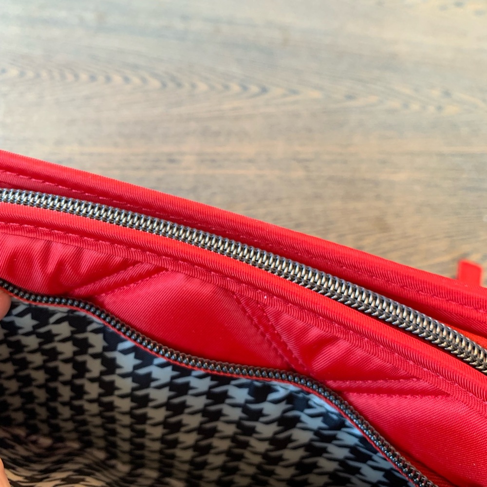 Zeppelin 2 RFID Wristlet Wallet in Poppy Red - Picture 4 of 7